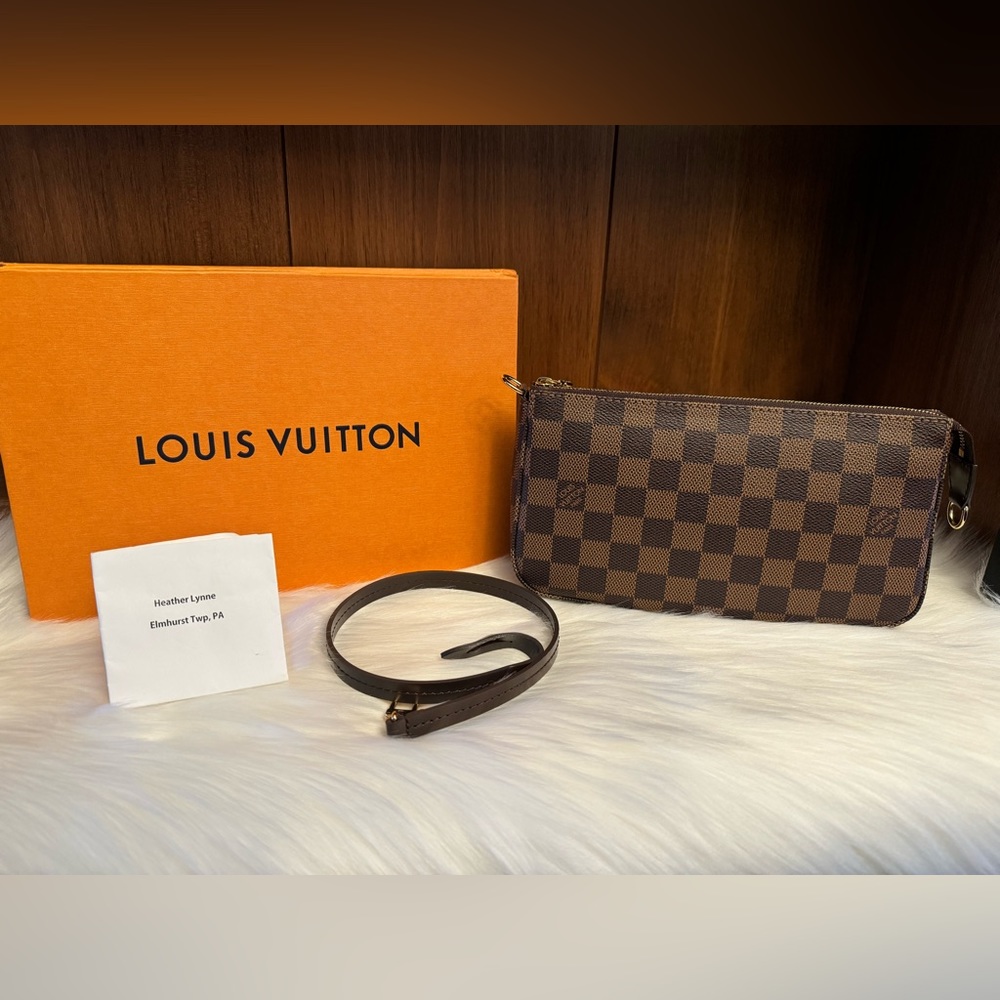Louis Vuitton Damier Ebene Pochette Accessoires